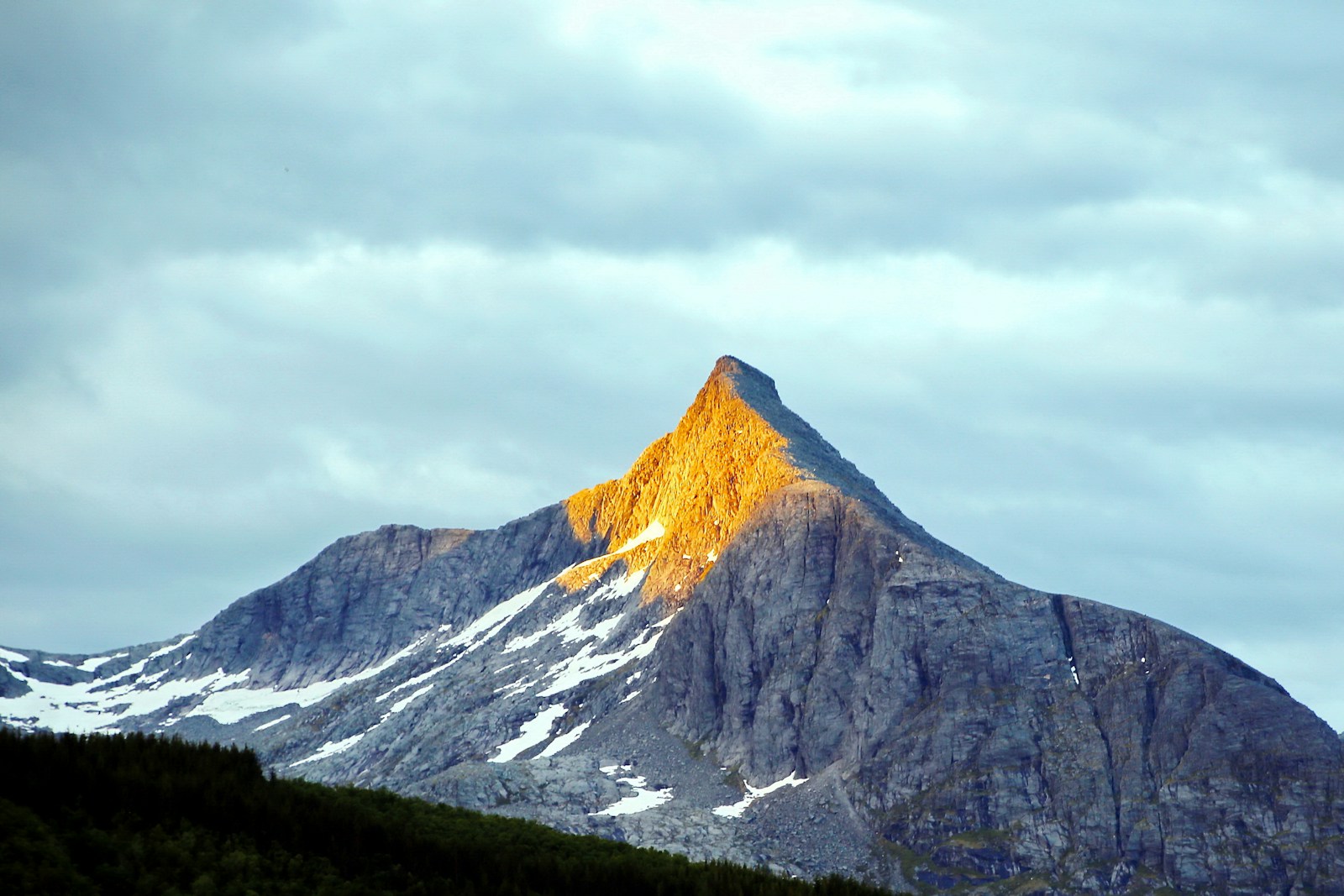 Helgelandskysten